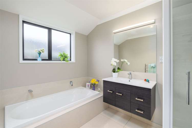 47 Vernon Drive Lincoln_16