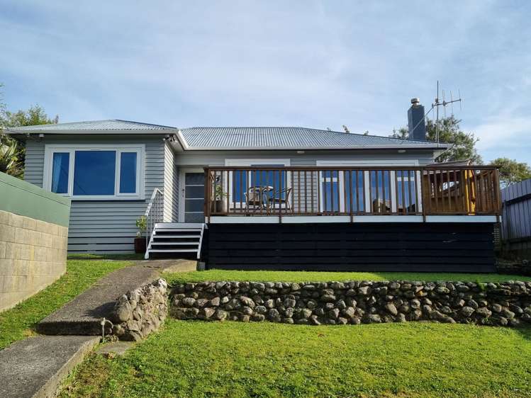 8 Lees Grove Wainuiomata_17