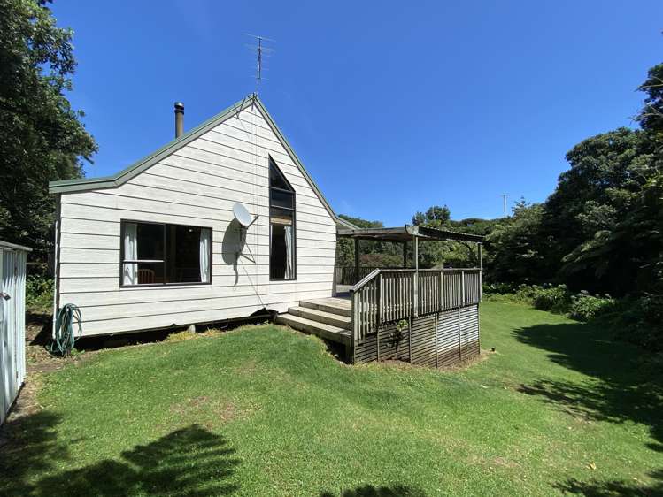 27 Tainui Street Mokau_19