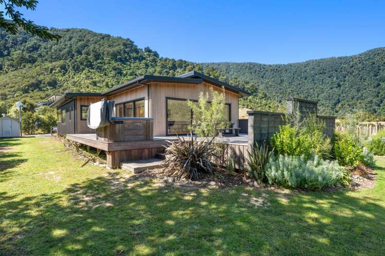 30 and 32 Matai Street Tennyson Inlet_14