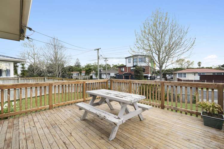 39 Clayton Avenue Otara_22