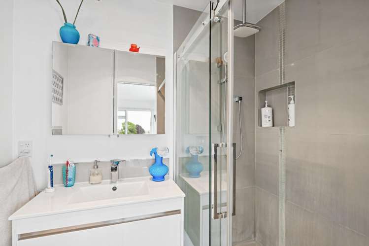 17 Seaview Road Otumoetai_19