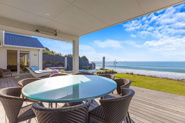 STUNNING EXECUTIVE FAMILY BEACHFRONT