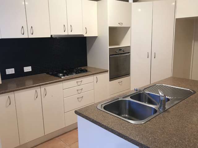 8 Trimaran Drive Gulf Harbour_2