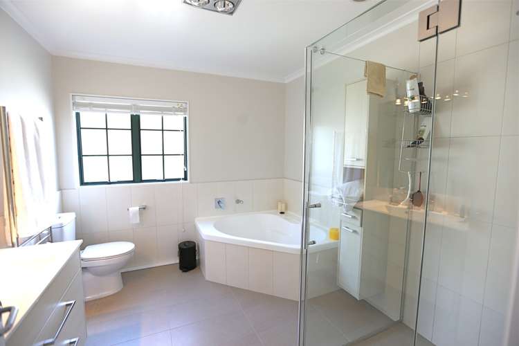 1/105 Beach Road Mellons Bay_11