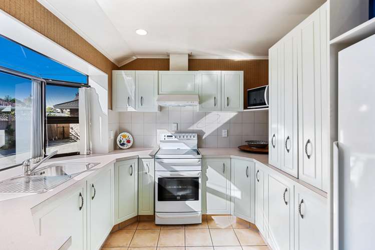 2/611 Roberts Street Hastings_1