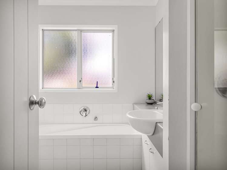 92 Riverton Drive Randwick Park_13