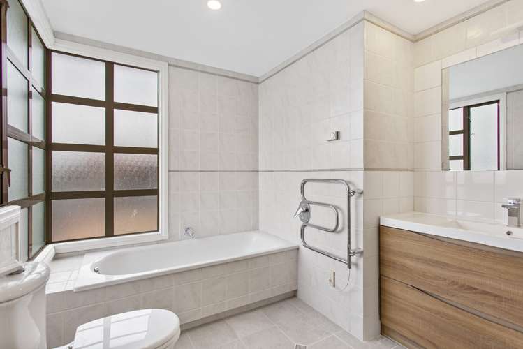 16 Furneaux Way Remuera_19