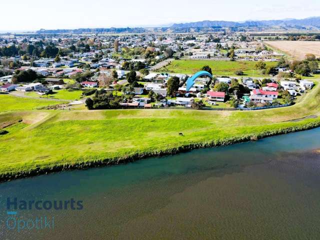 Riverside Retreat