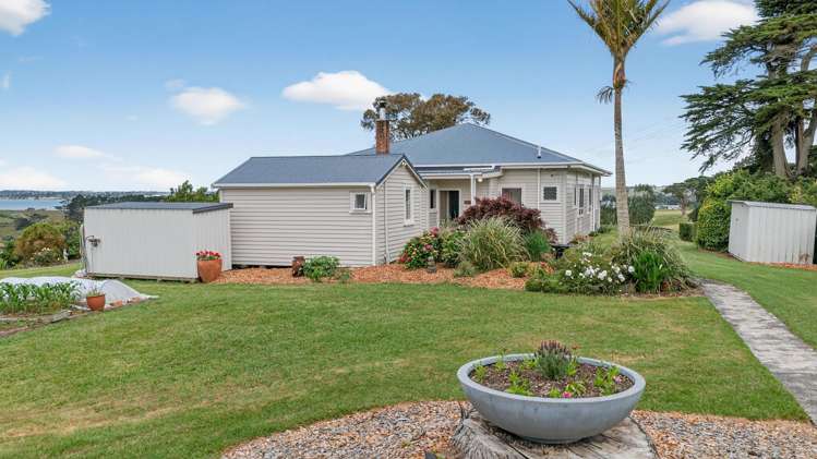 722 Awhitu Road Waiuku_17
