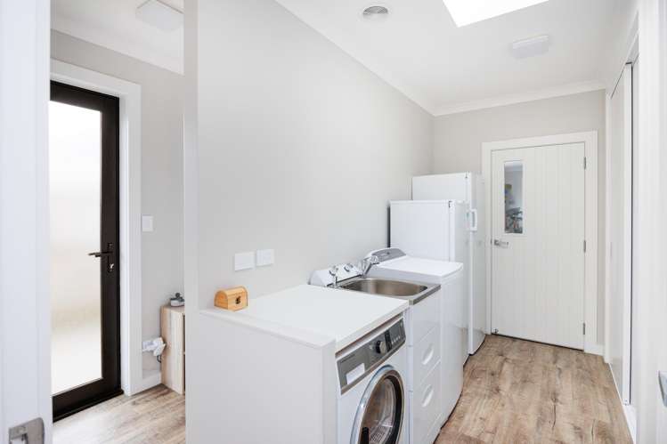 10 Coutts Way Fitzherbert_27