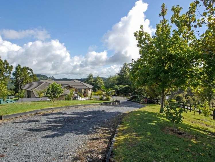 215 Judge Richardson Drive Opaheke_18