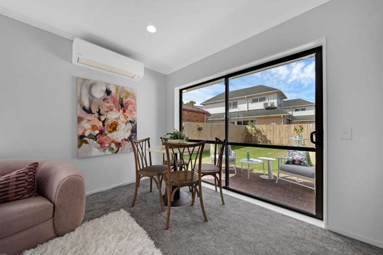 1/25 Headcorn Place Botany Downs_25