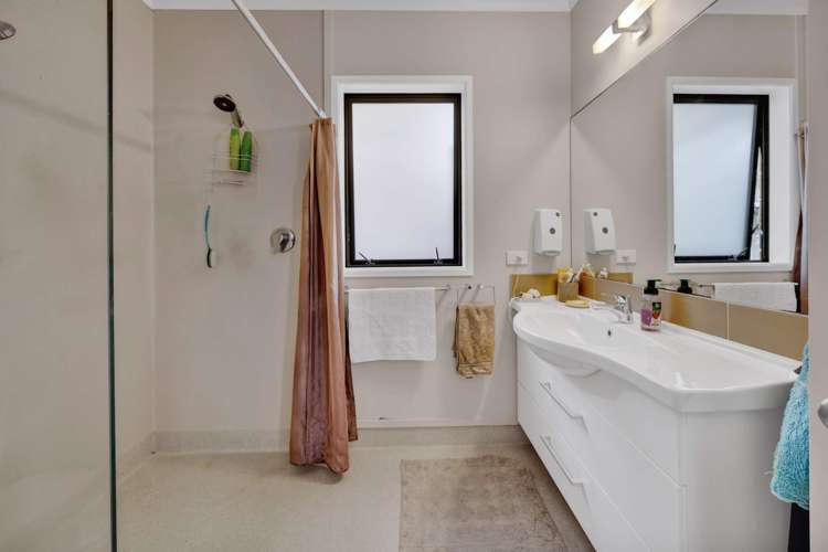 2 Heaphy Road Opunake_16