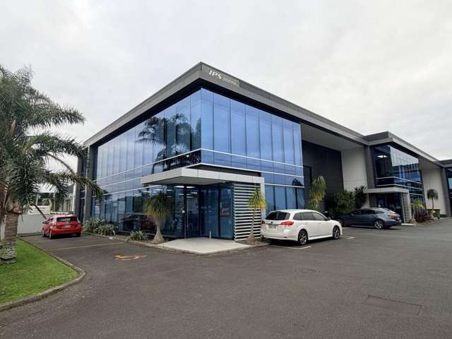 First class &ndash; Office/warehouse&hellip;