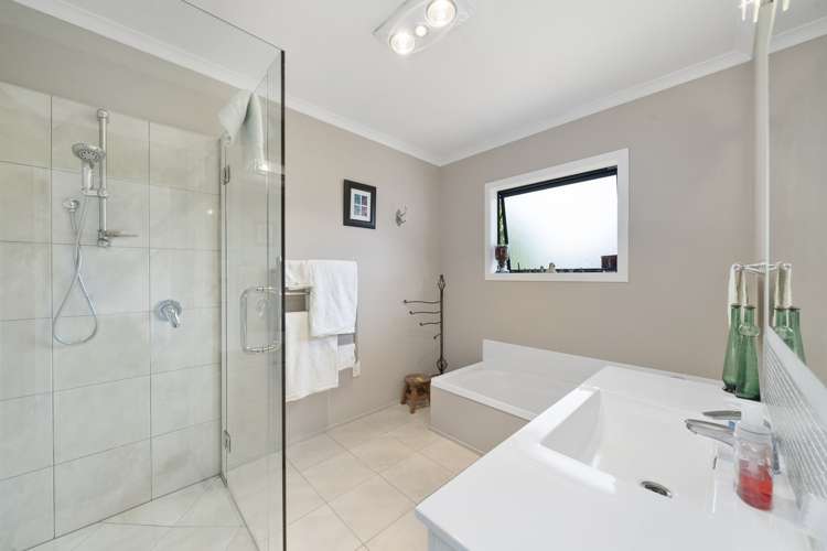 9 Cherry Lane Martinborough_12