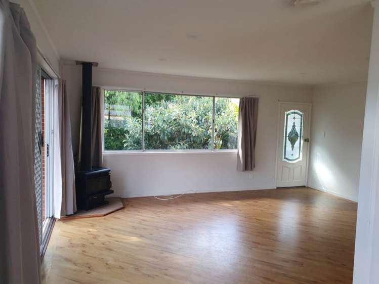 1/10 Rotoiti Avenue Pakuranga Heights_6