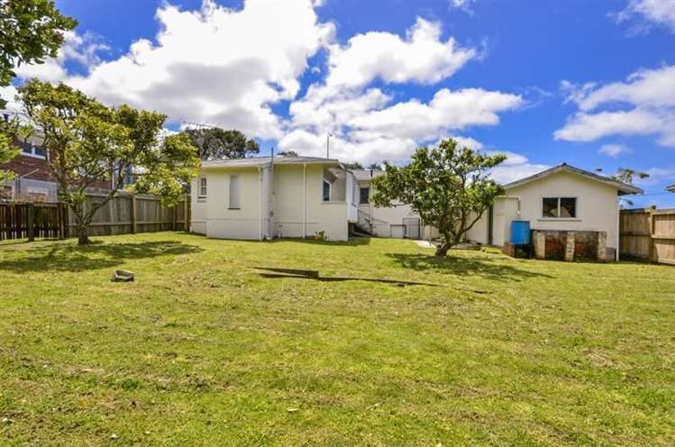 214 Onewa Road Birkenhead_17