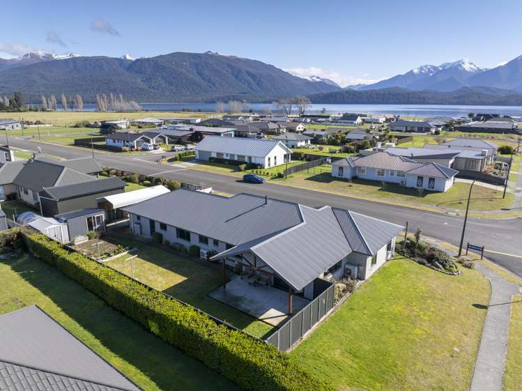 122 Dusky Street Te Anau_30