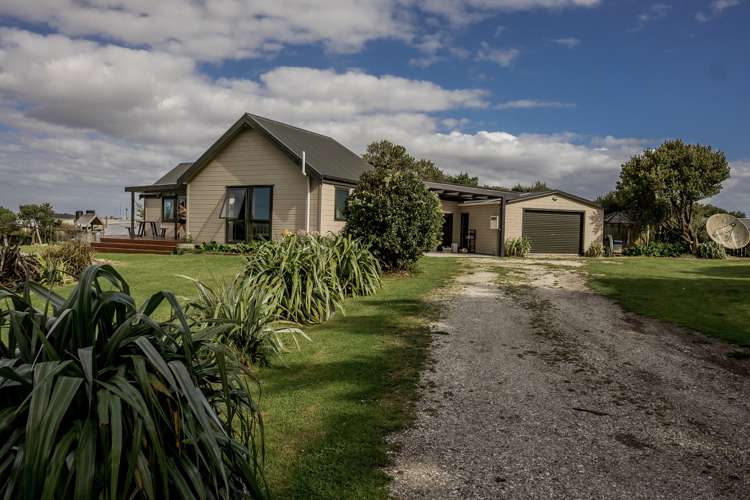 426 North Road Chatham Island_14