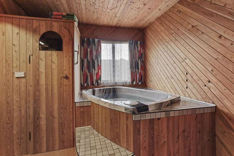 80 Regency Crescent Redwood_27