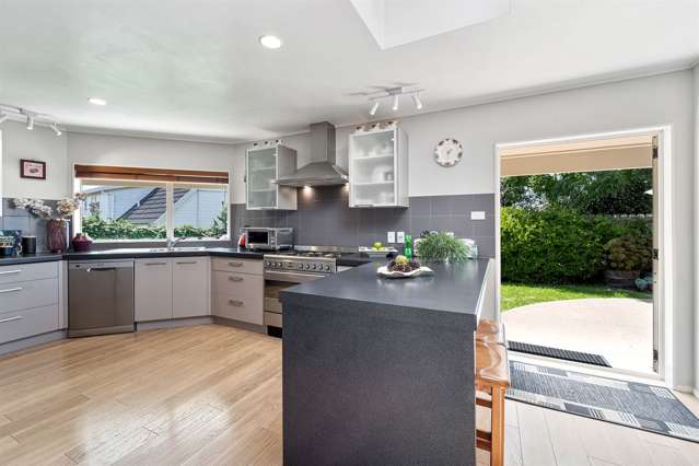 4 Caversham Drive Torbay_2