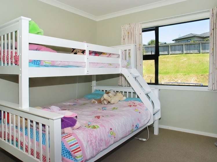 32 Te Puia Drive Aotea_11