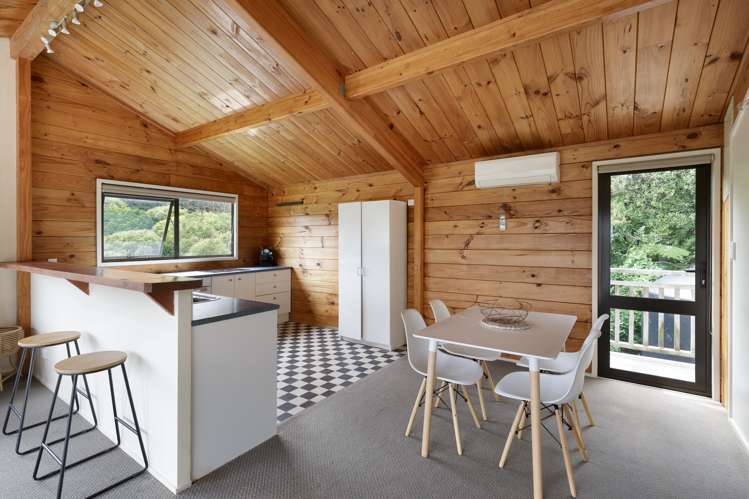 37c Ocean Road Surfdale_6