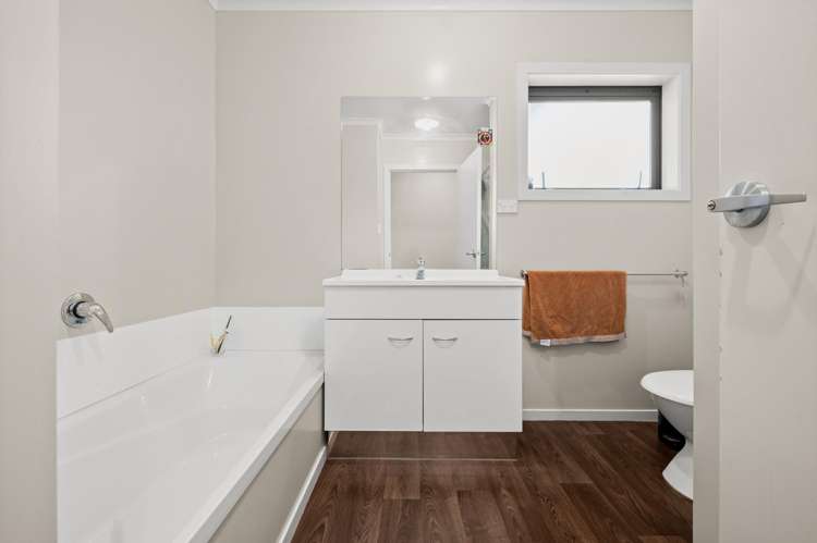 10f Yorkshire Road Silverdale_11