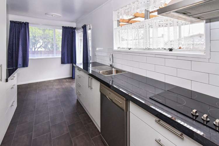 8 Adel Place Manurewa_5