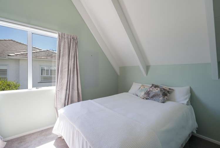 198 The Ridgeway Stoke_10