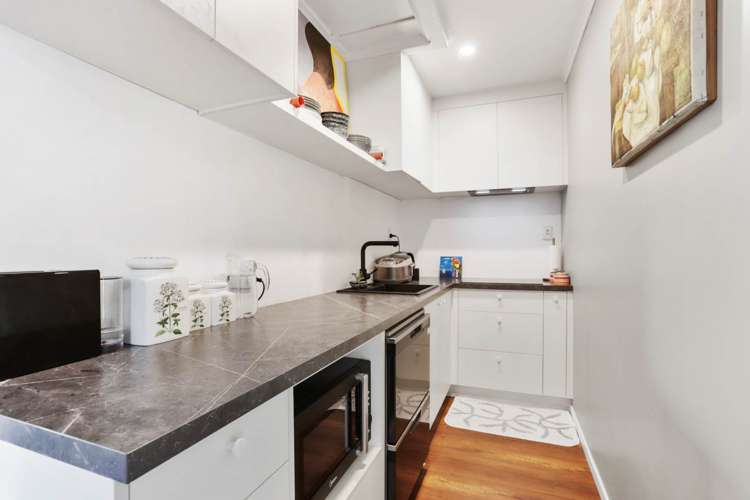 2/1 Sturges Road Henderson_6