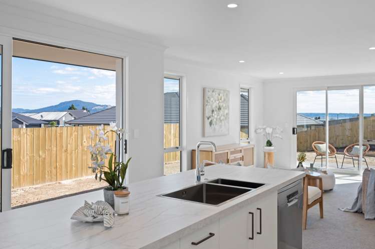 16 Kohekohe Drive Owhata_4