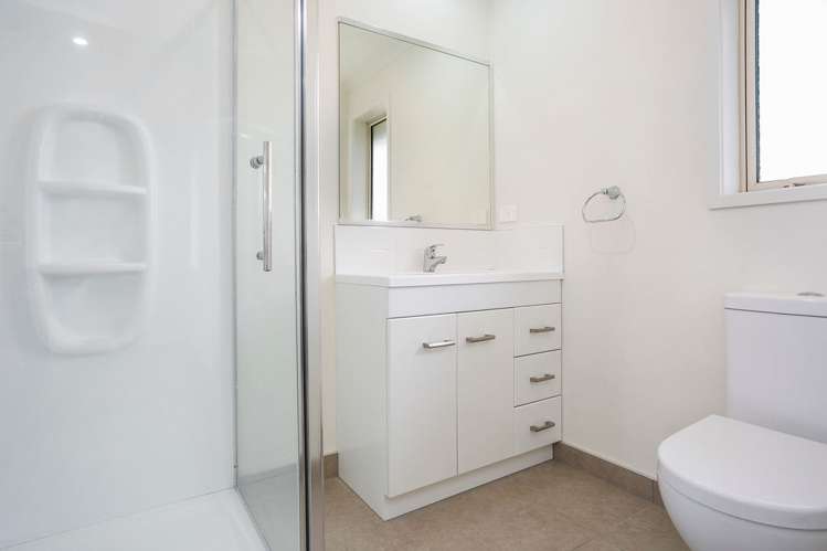 31 Plescher Crescent Leamington_12