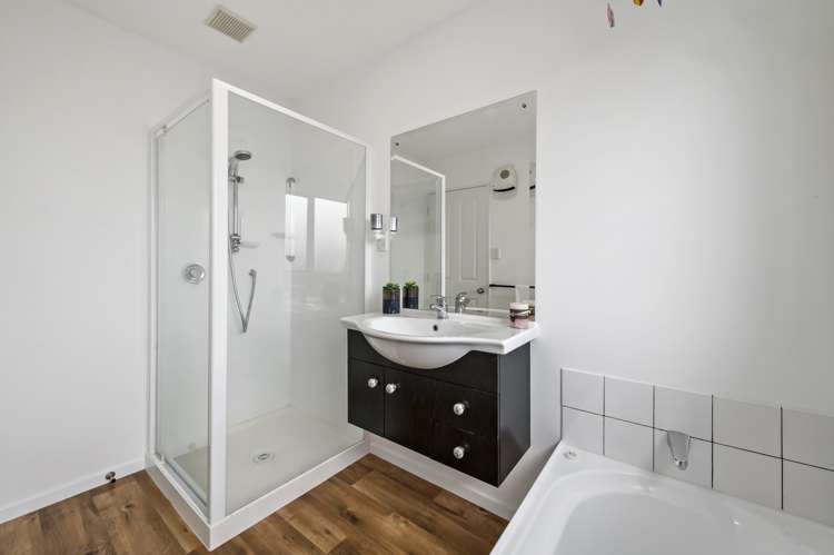 99 Renoir Drive Rolleston_15