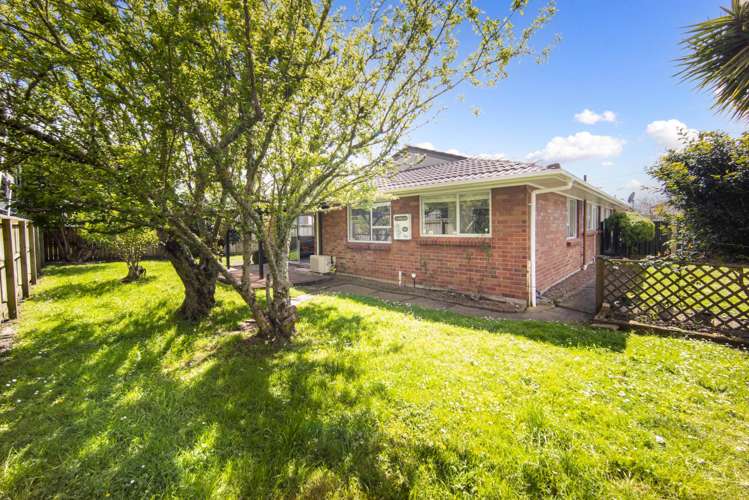 2/2 Tabitha Crescent Henderson_15