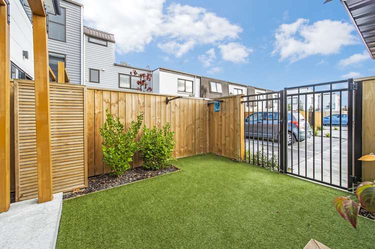 2/241 Lincoln Road Addington_12