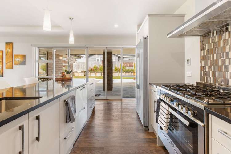 206 Pacific Drive Fitzherbert_5