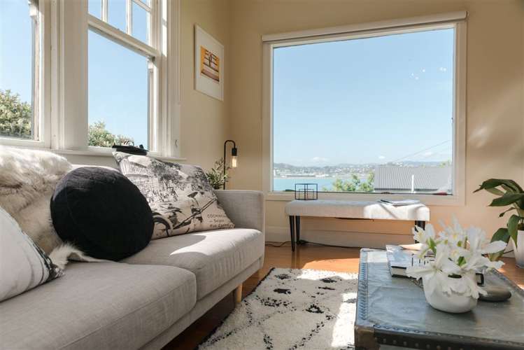 13 Hungerford Road Lyall Bay_11