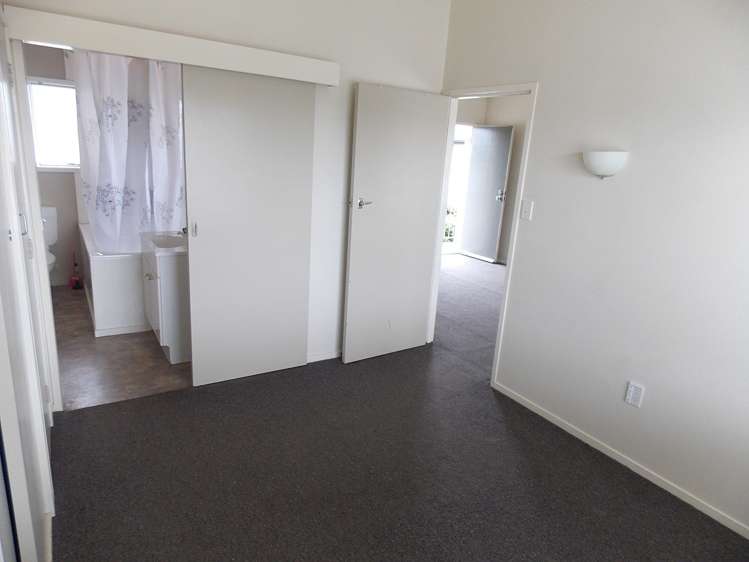 2/8 Shackleton Road Mount Eden_6