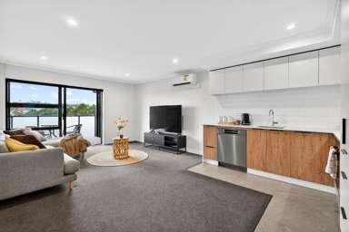 202/28 Shortfin Place_1