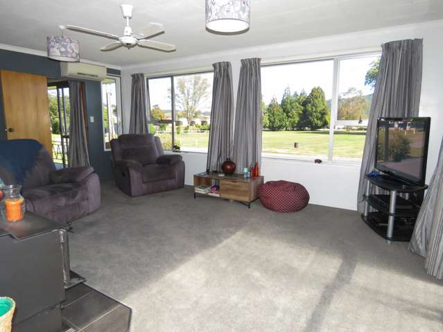 7 Crampton Road Reefton_4