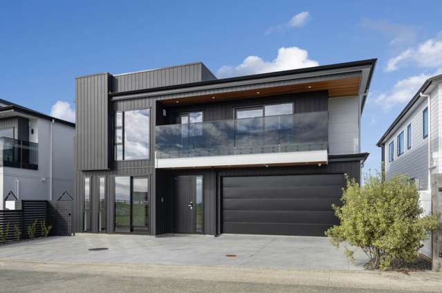 Top Sea Views – Top Tier Living