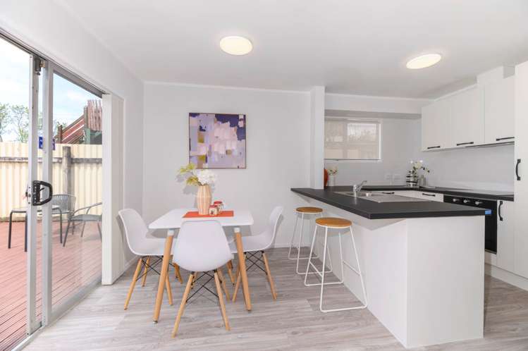 4 Scarlet Drive Ranui_11