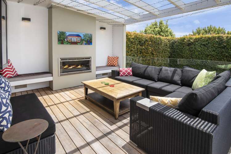 64 Uxbridge Road Mellons Bay_3