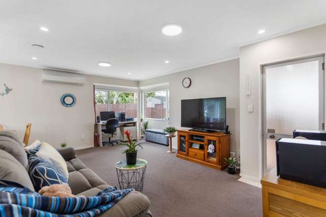 1/142 Bradbury Road Botany Downs_2