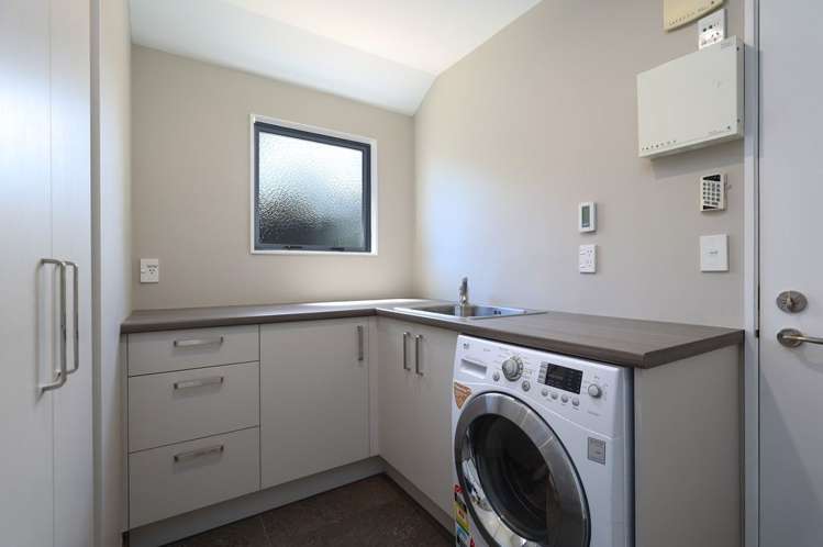 350 Princes Drive Britannia Heights_17