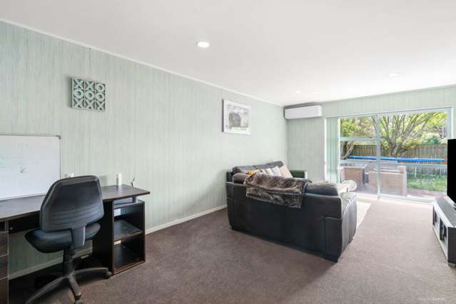 2/7 Marbeth Court Botany Downs_4