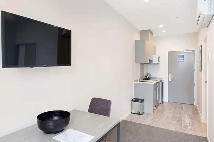 111/147 Victoria Street West_2