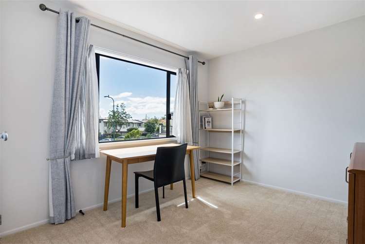 2/2 Armoy Drive East Tamaki_15